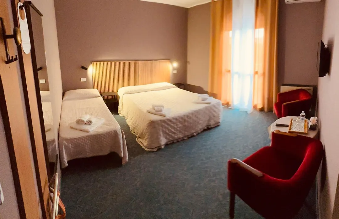 Hotel Rey'S-1